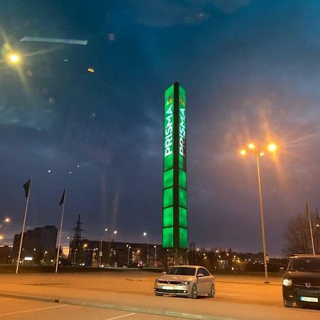 Ореховая Горка Апартаменты С Балконом И Лифтом Narva Exterior foto