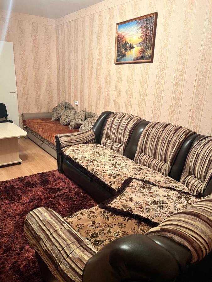 Ореховая Горка Апартаменты С Балконом И Лифтом Narva Exterior foto