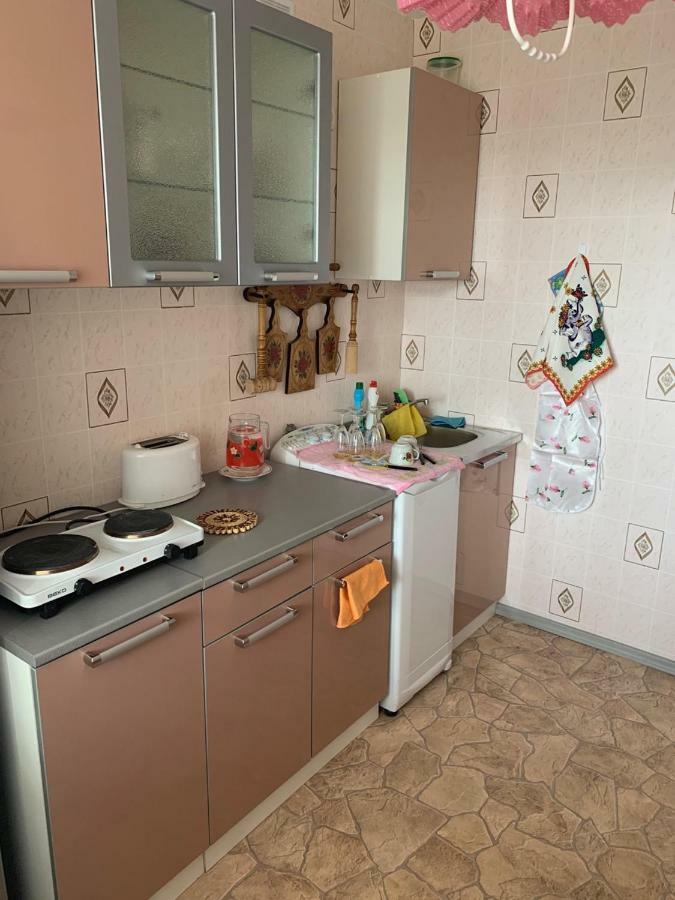 Ореховая Горка Апартаменты С Балконом И Лифтом Narva Exterior foto