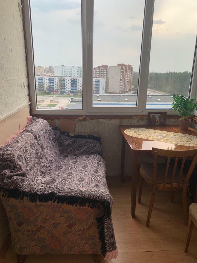Ореховая Горка Апартаменты С Балконом И Лифтом Narva Exterior foto